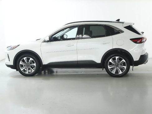 Used 2023 Ford Escape Platinum w/ Premium Technology Package AWD/4WD image 39