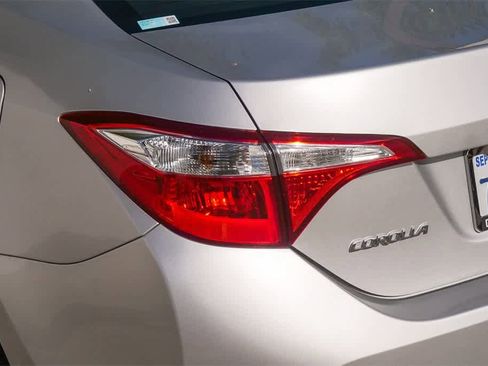 Used 2016 Toyota Corolla LE image 10