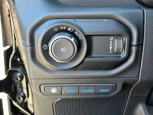 Used 2024 Jeep Wrangler High Altitude AWD/4WD image 22