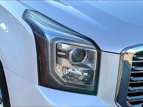 Used 2018 GMC Yukon Denali image 30