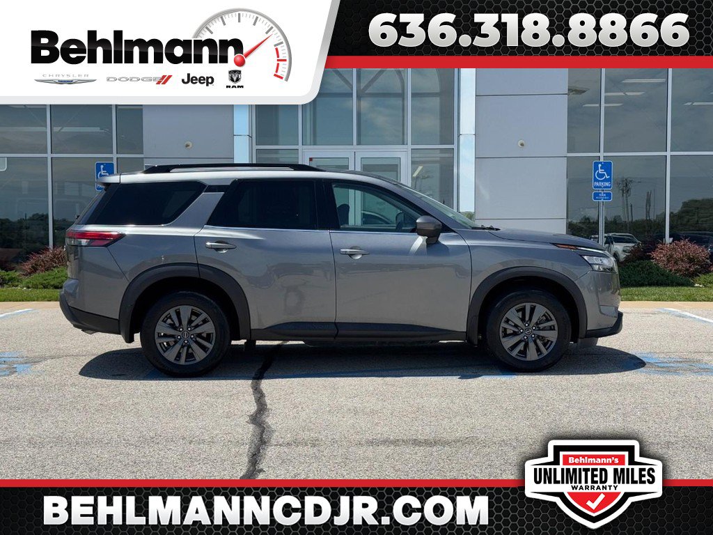 Used 2023 Nissan Pathfinder SV AWD/4WD image 1