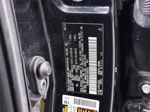 Used 2023 Toyota Highlander XLE image 35