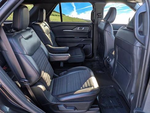 Certified 2025 Ford Explorer ST-Line AWD/4WD image 18