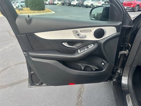 Used 2022 Mercedes-Benz GLC 300 image 10