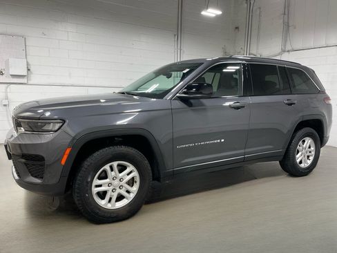 Used 2023 Jeep Grand Cherokee Laredo w/ Luxury Tech Group I AWD/4WD image 1