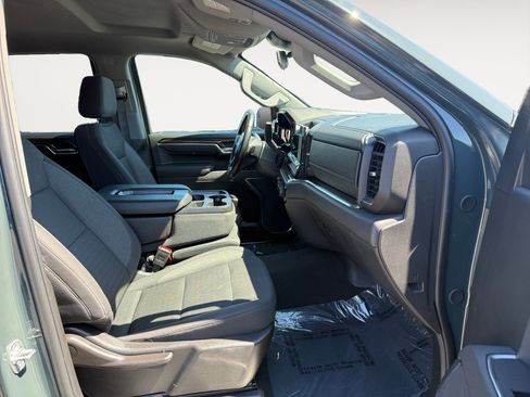 Used 2025 Chevrolet Silverado 1500 LT RWD image 19