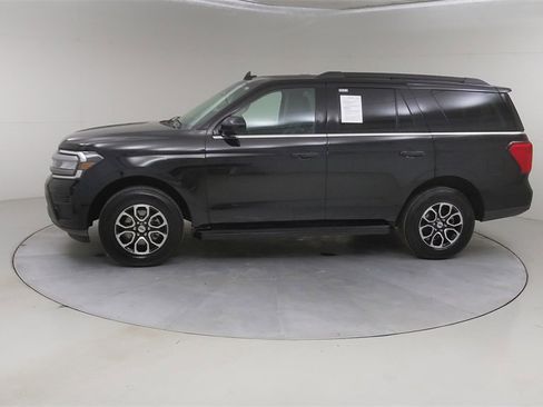 Certified 2024 Ford Expedition XLT image 20