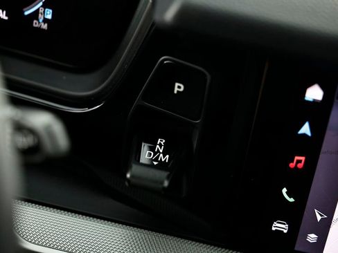 Certified 2025 Porsche Cayenne AWD/4WD image 40