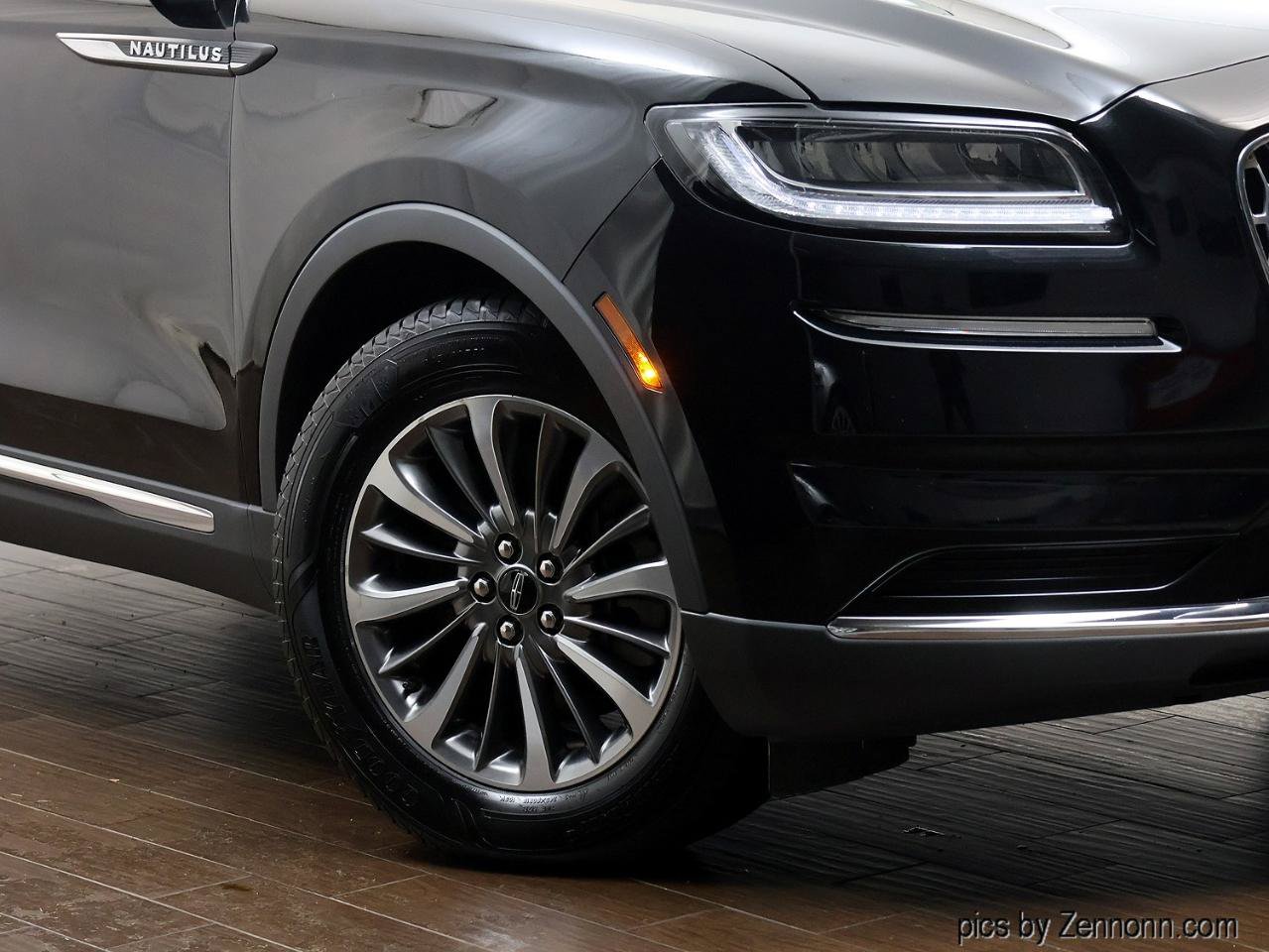 Used 2021 Lincoln Nautilus Reserve AWD/4WD image 3