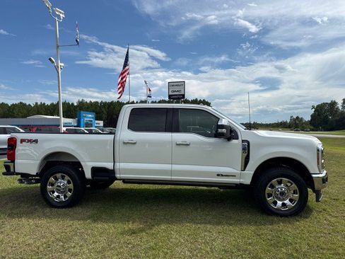 Used 2026 Ford F250 Lariat w/ Lariat Ultimate Package AWD/4WD image 2