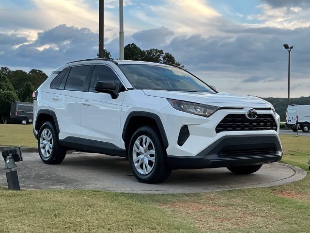 Used 2021 Toyota RAV4 LE FWD image 1