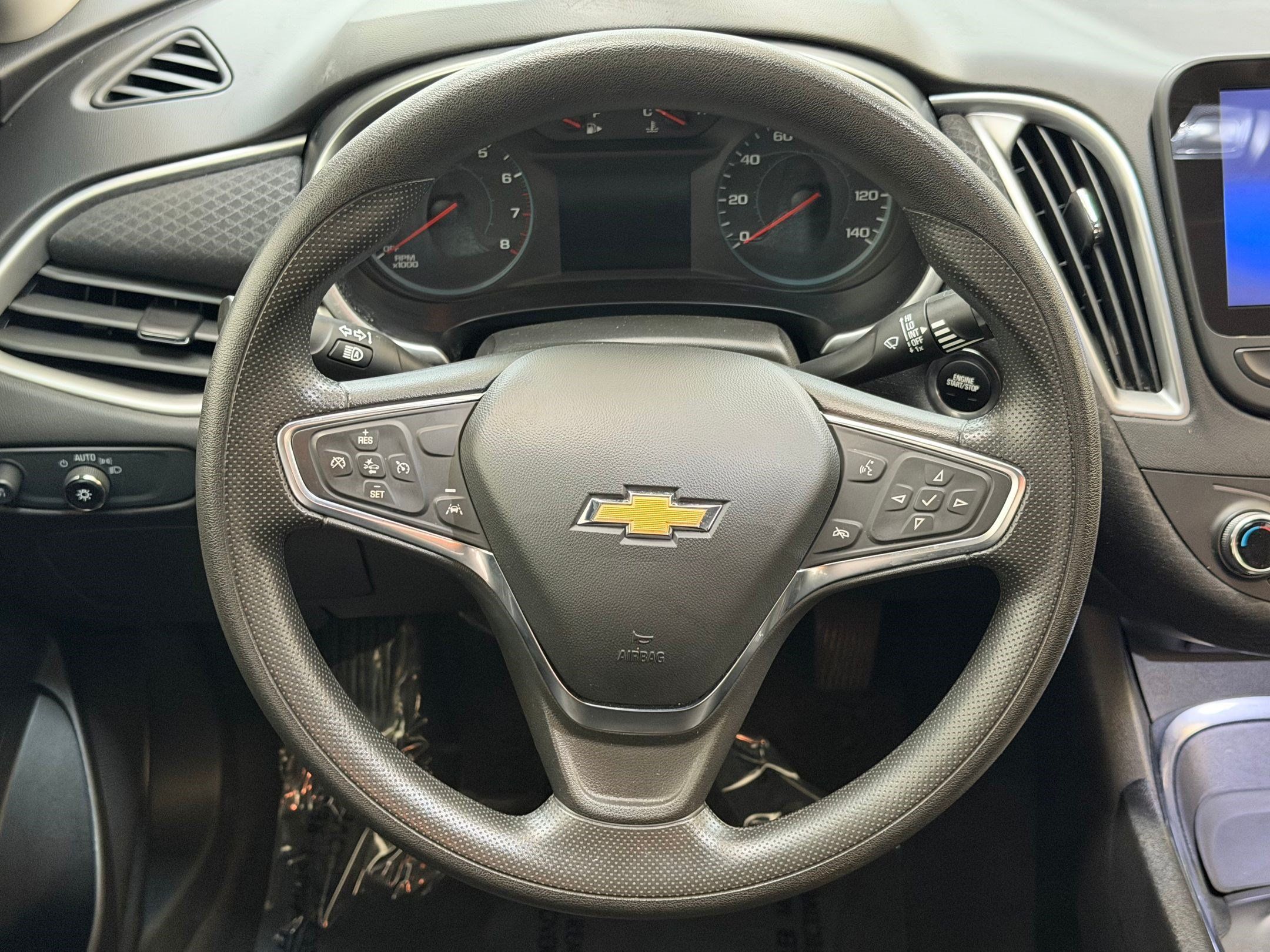 Used 2025 Chevrolet Malibu LT FWD image 11