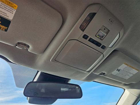 Used 2022 Toyota Highlander LE image 28