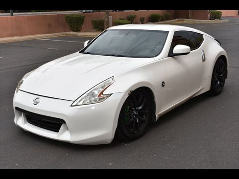Used 2016 Nissan 370Z Coupe image 3