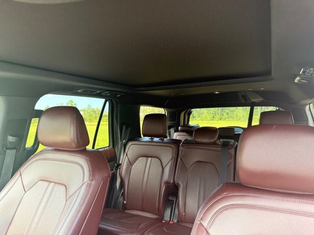 Used 2024 Ford Expedition Limited AWD/4WD image 9