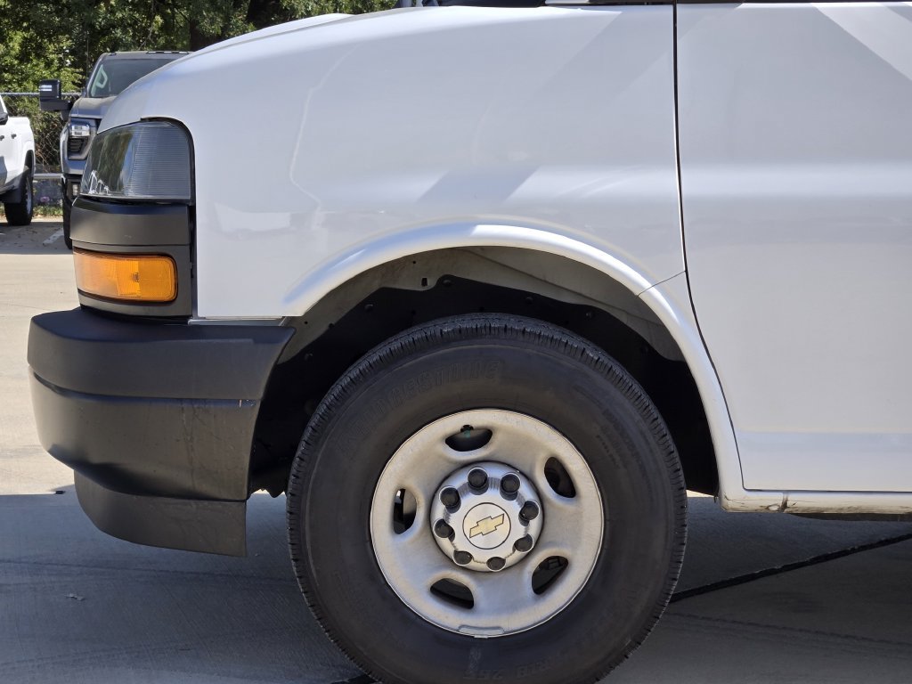 Used 2025 Chevrolet Express 2500 Extended w/ Driver Convenience Package RWD image 8