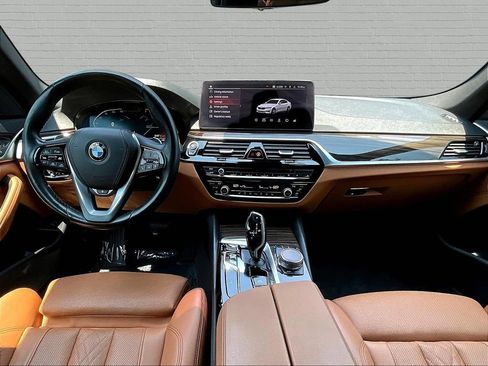 Used 2021 BMW 530i xDrive AWD/4WD image 6