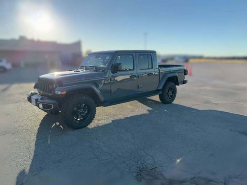 New 2025 Jeep Gladiator Sport image 4