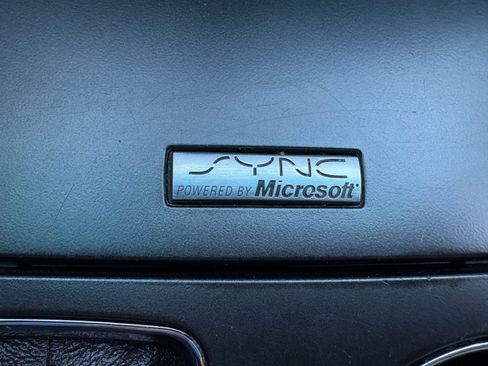 Used 2012 Ford Explorer XLT image 36