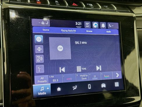 Used 2023 Jeep Grand Cherokee L Laredo image 21