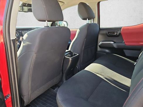 Used 2018 Toyota Tacoma SR5 image 17