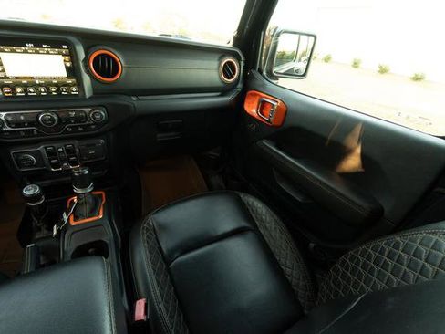 Used 2021 Jeep Gladiator Overland image 10