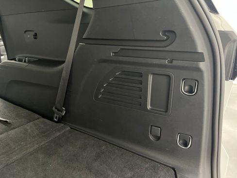 Used 2024 Chevrolet Traverse LT image 41