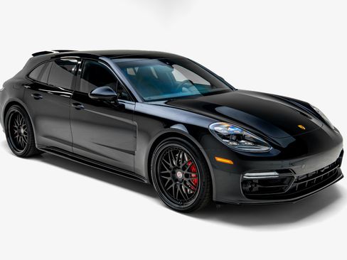 Used 2023 Porsche Panamera GTS AWD/4WD image 9