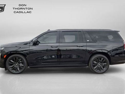 Used 2022 Cadillac Escalade ESV Sport w/ Touring Package AWD/4WD image 2
