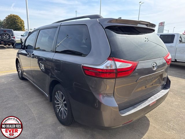 Used 2018 Toyota Sienna XLE w/ XLE Navigation Package FWD image 7