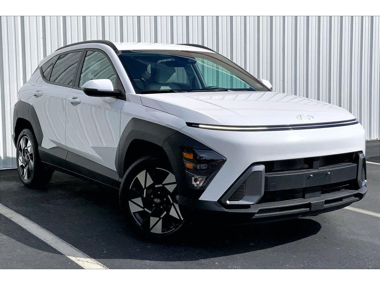 Used 2025 Hyundai Kona SEL AWD/4WD image 2