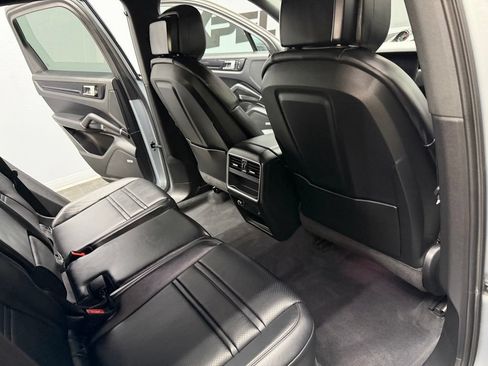 Used 2020 Porsche Cayenne AWD/4WD image 46