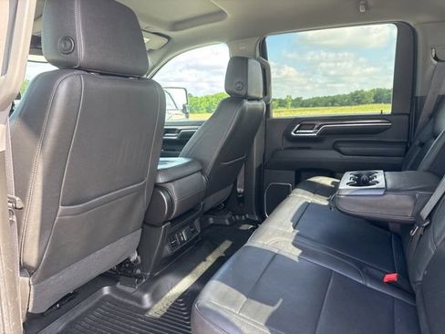 Used 2024 Chevrolet Silverado 2500 LTZ AWD/4WD image 27