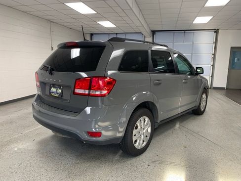 Used 2019 Dodge Journey SE w/ Connectivity Group FWD image 4