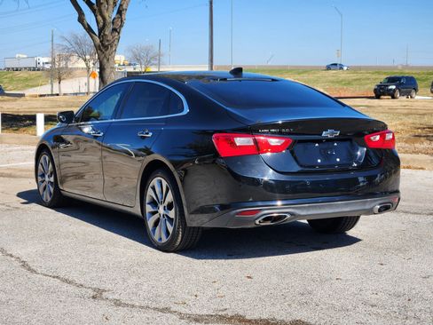 Used 2018 Chevrolet Malibu Premier w/ Premier Sun and Wheel Package image 4