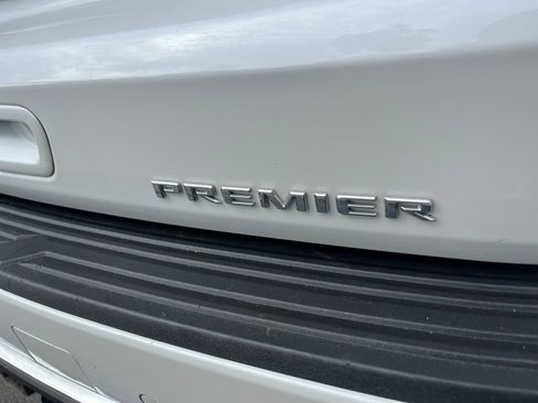 Used 2024 Chevrolet Suburban Premier AWD/4WD image 43