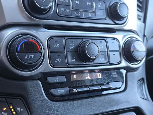 Used 2019 Chevrolet Tahoe LT w/ LT Signature Package image 30