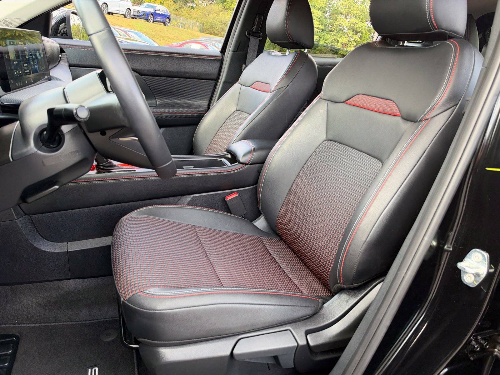 Used 2026 Nissan Kicks SR FWD image 26