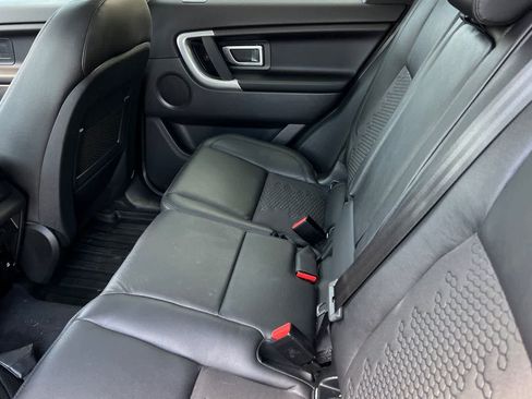Used 2018 Land Rover Discovery Sport SE AWD/4WD image 5