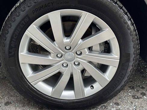 Used 2023 Land Rover Range Rover SE image 12