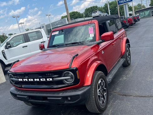 Used 2024 Ford Bronco Outer Banks AWD/4WD image 1