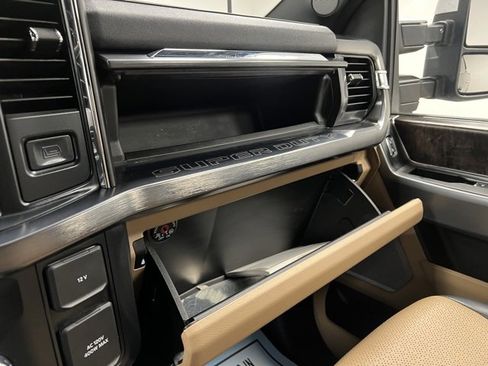 Used 2025 Ford F350 Lariat w/ Lariat Ultimate Package image 45