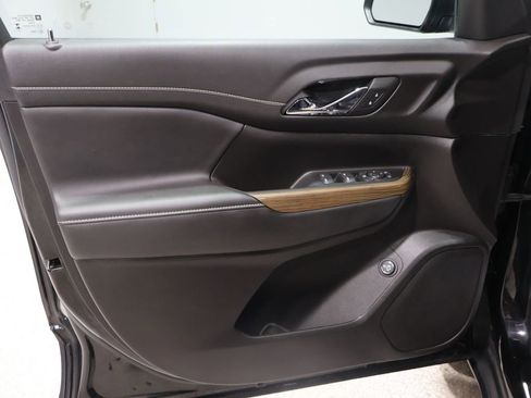 Used 2023 GMC Acadia SLE w/ Driver Convenience Package image 15