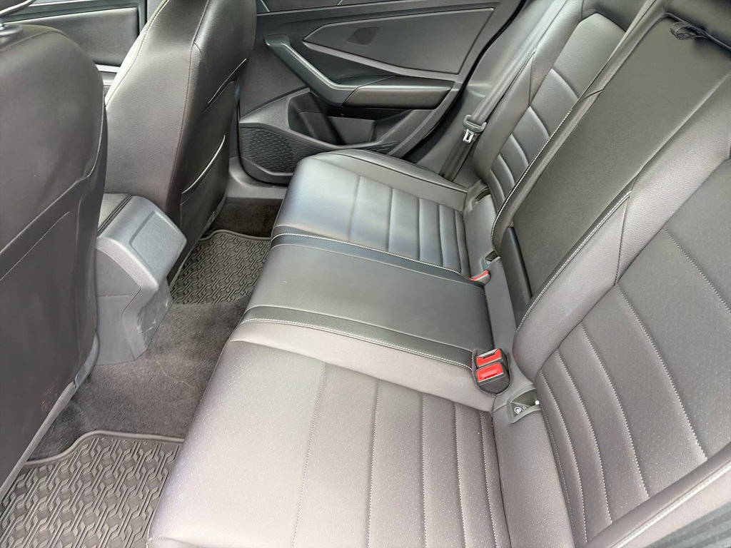 Used 2023 Volkswagen Jetta SE FWD image 16
