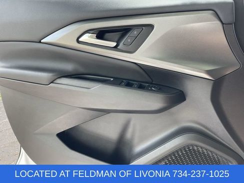 Used 2025 Chevrolet Equinox EV LT FWD image 21