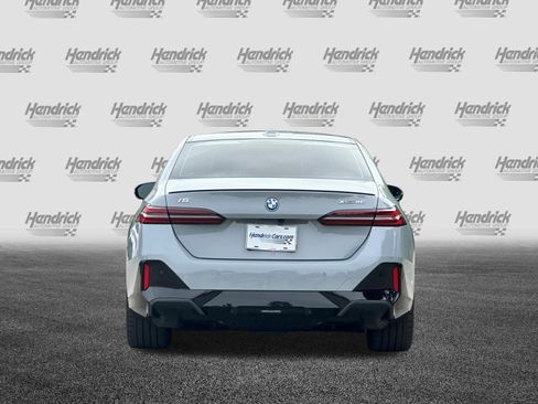 Used 2025 BMW i5 xDrive40 w/ M Sport Package AWD/4WD image 6