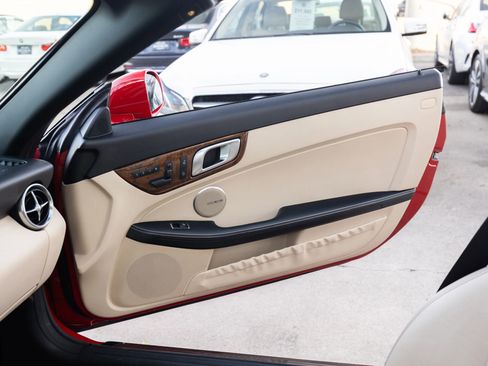 Used 2016 Mercedes-Benz SLK 350 image 35