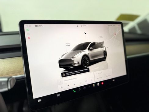 Used 2022 Tesla Model Y Long Range AWD/4WD image 14