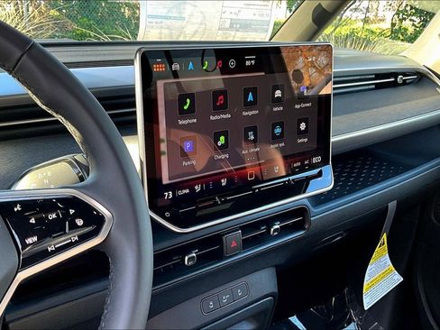 Certified 2025 Volkswagen ID. Buzz Pro S image 5