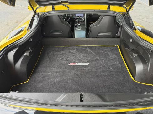 Used 2015 Chevrolet Corvette Z06 w/ Z07 Performance Package RWD image 39